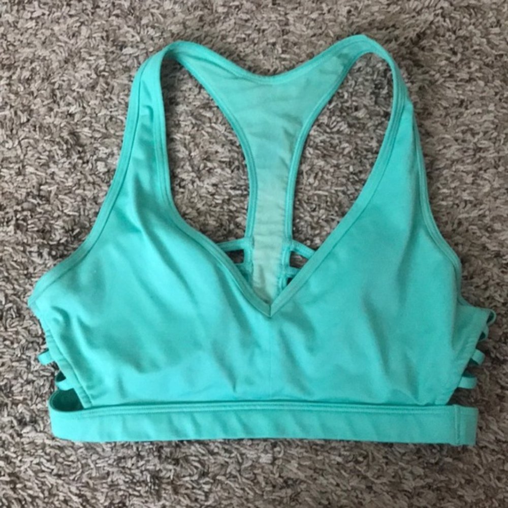 Victoria Sport Strappy Cage Back Sports Bra